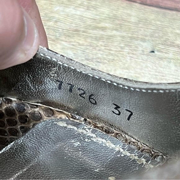 Dolce & Cabbana Snake Print Kitten Heels - Picture 9 of 9